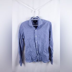 Men’s buttoned down slim fit dress shirt.